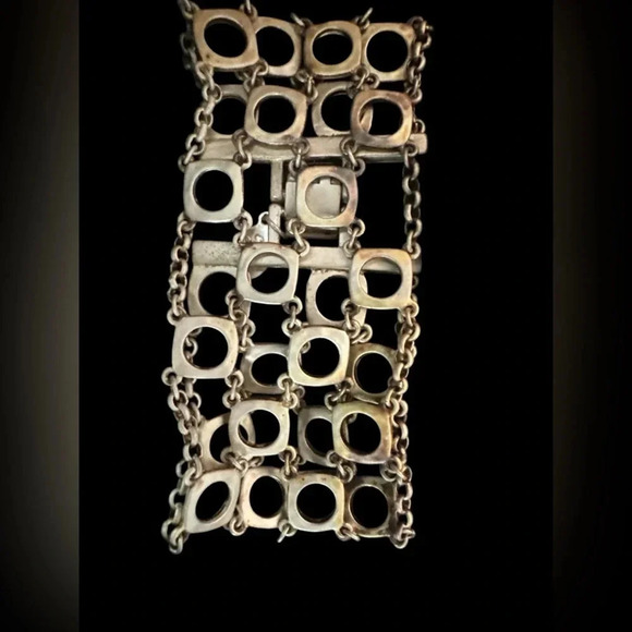 Cookie Lee silver costume jewelry woven circle mesh bracelet - Picture 4 of 5